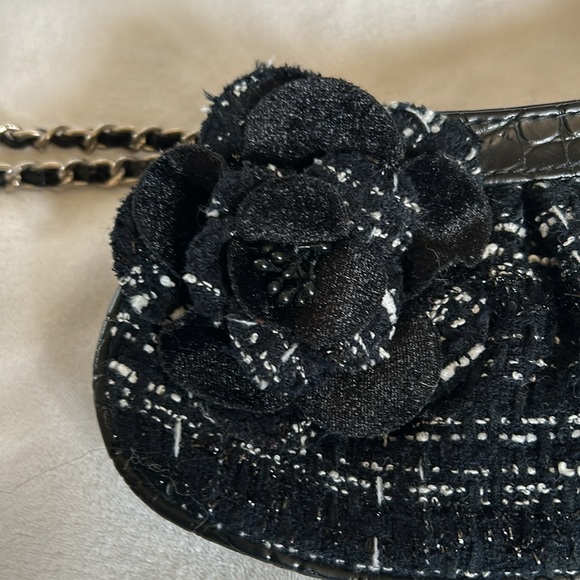 Set of Liz Claiborne Clutches - Picture 8 of 11